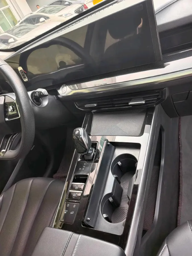 2022 Roewe RX5 MAX 1.5T 181HP L4 6AT,autocango,china used car exporter,china ev exporter,chinese used car exporter,chinese used ev exporter