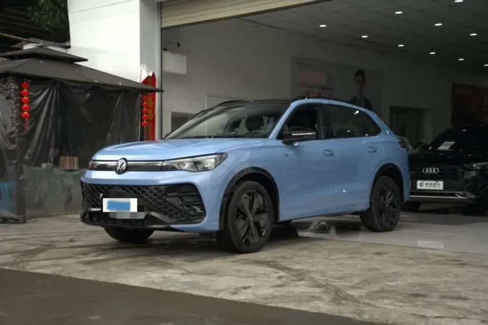 2025 Volkswagen Tiguan L 2.0T 220HP L4 7DCT,autocango,china used car exporter,china ev exporter,chinese used car exporter,chinese used ev exporter