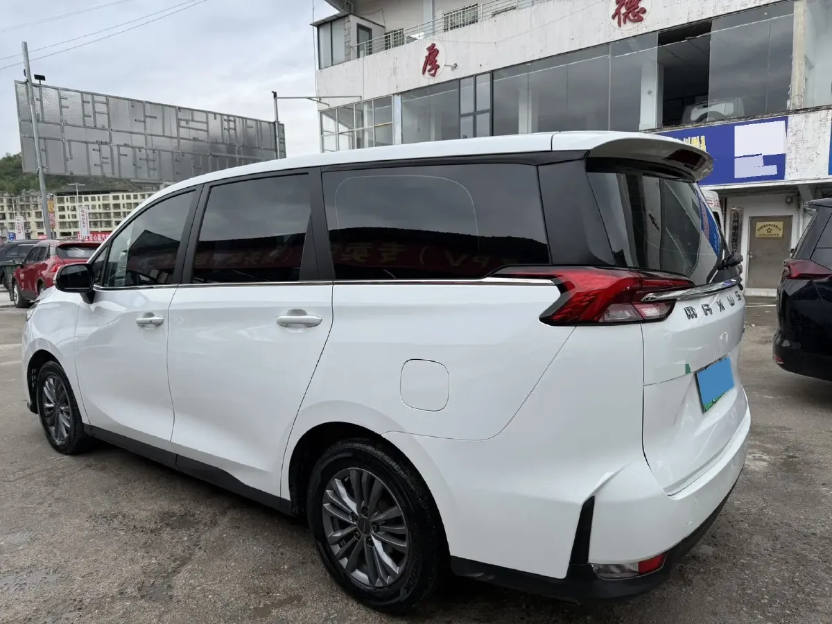 2020 MAXUS Euniq 5 BEV 52.5KWH,autocango,china used car exporter,china ev exporter,chinese used car exporter,chinese used ev exporter