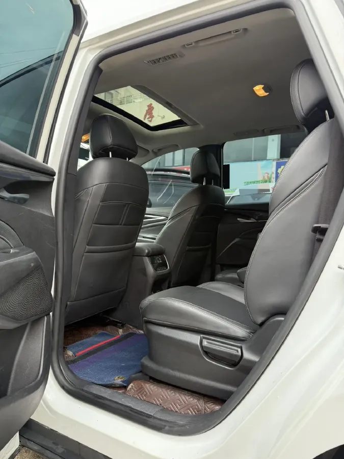 2020 MAXUS Euniq 5 BEV 52.5KWH,autocango,china used car exporter,china ev exporter,chinese used car exporter,chinese used ev exporter