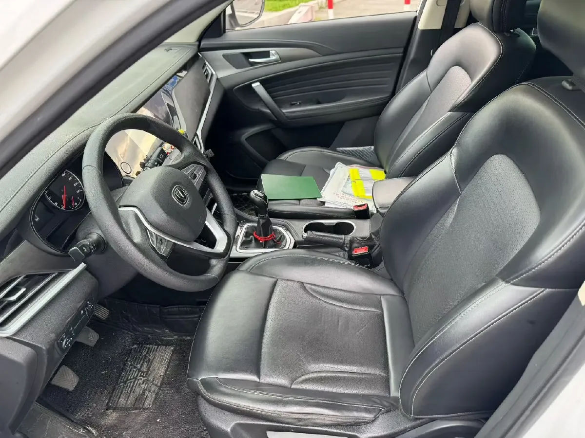 2021 ChangAn CS35 Plus 1.6L 128HP L4 5MT,autocango,china used car exporter,china ev exporter,chinese used car exporter,chinese used ev exporter