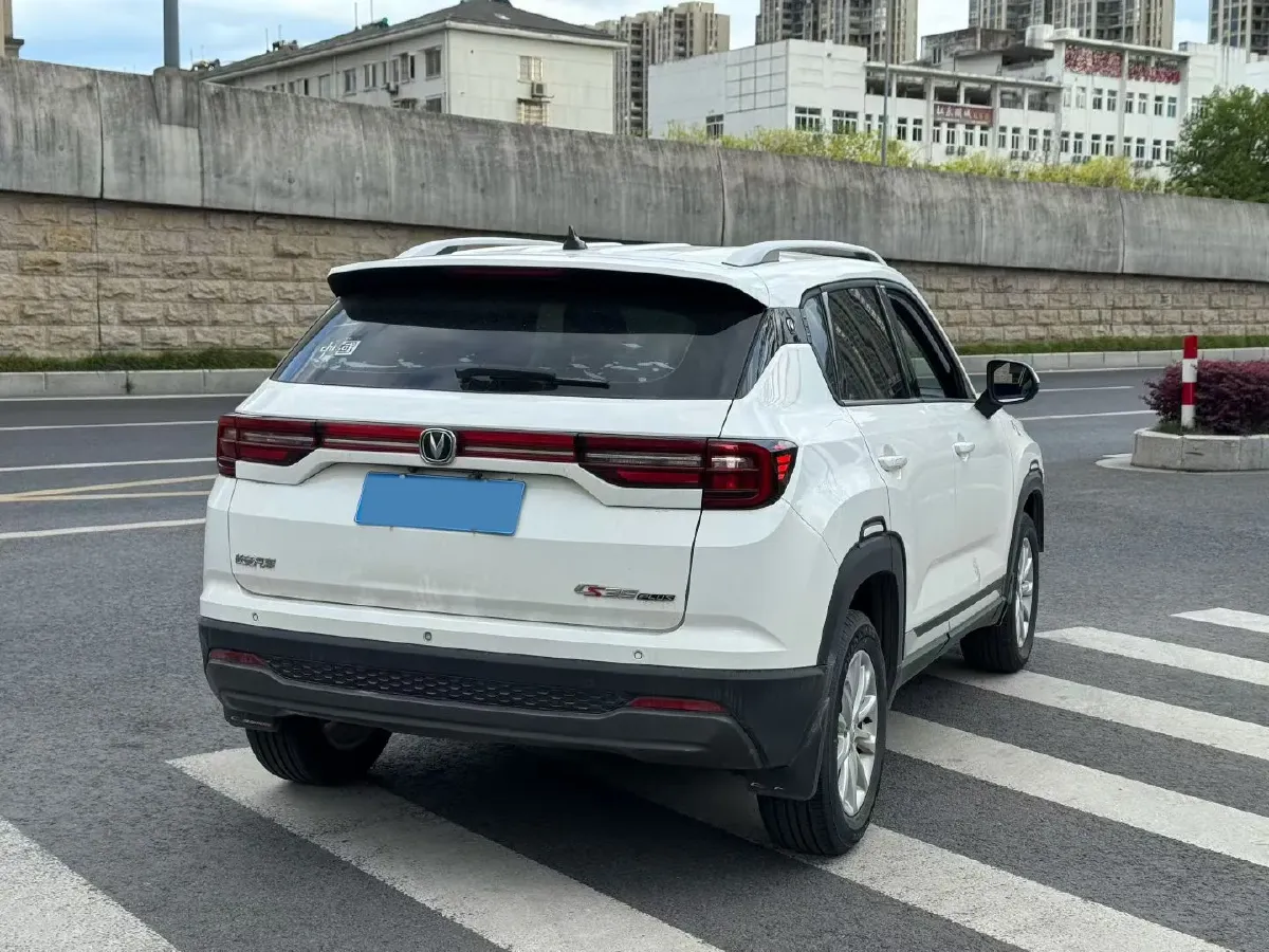 2021 ChangAn CS35 Plus 1.6L 128HP L4 5MT,autocango,china used car exporter,china ev exporter,chinese used car exporter,chinese used ev exporter