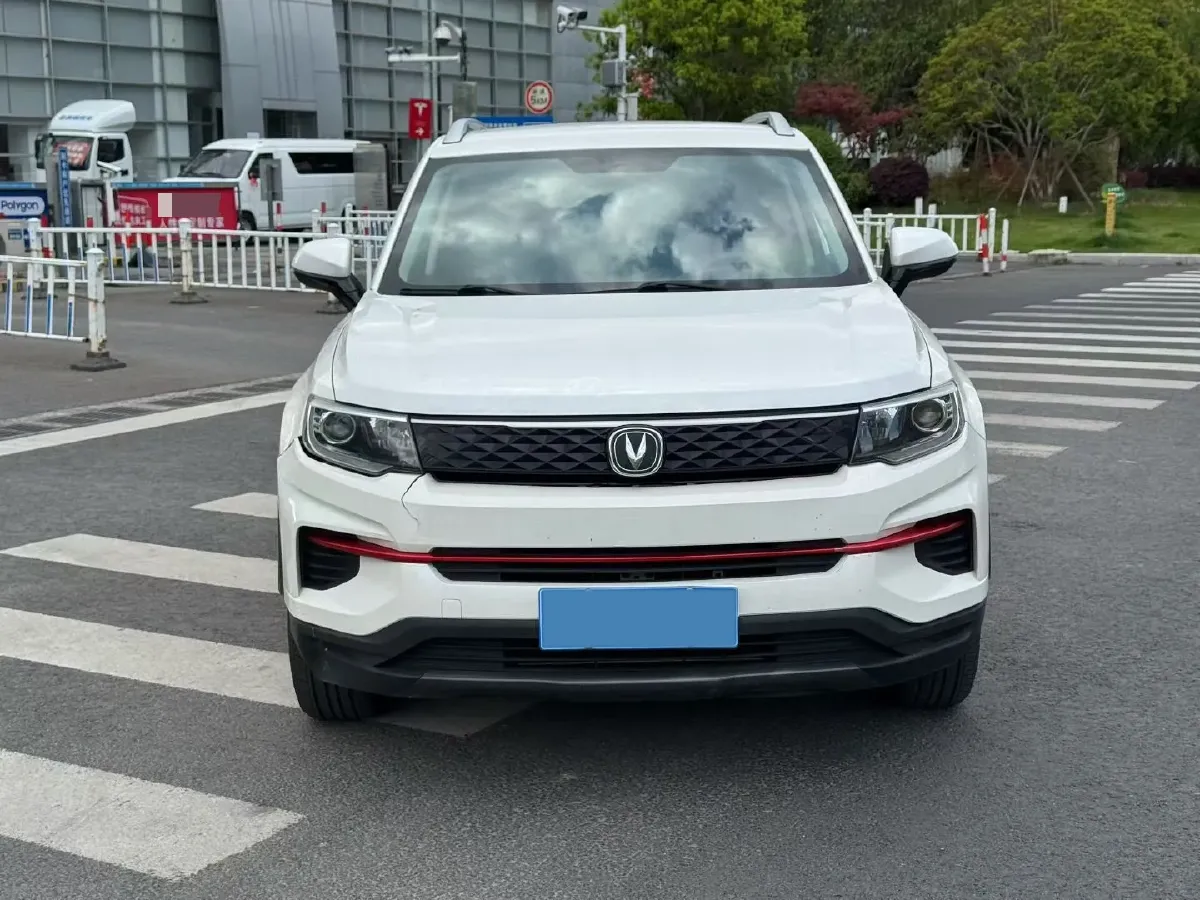 2021 ChangAn CS35 Plus 1.6L 128HP L4 5MT,autocango,china used car exporter,china ev exporter,chinese used car exporter,chinese used ev exporter