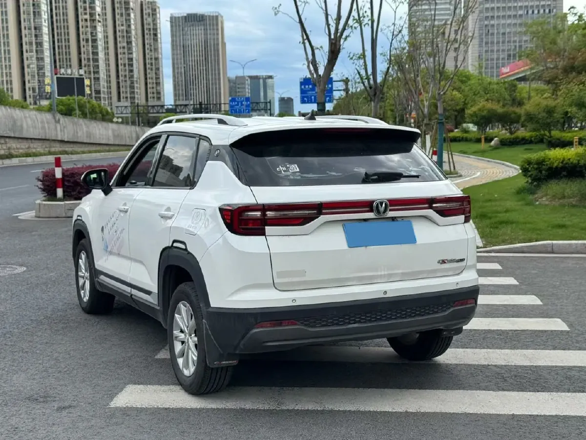 2021 ChangAn CS35 Plus 1.6L 128HP L4 5MT,autocango,china used car exporter,china ev exporter,chinese used car exporter,chinese used ev exporter