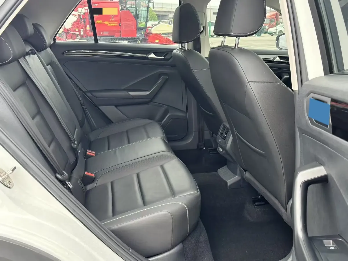 2022 Volkswagen T-Roc 1.4T 150HP L4 7DCT,autocango,china used car exporter,china ev exporter,chinese used car exporter,chinese used ev exporter