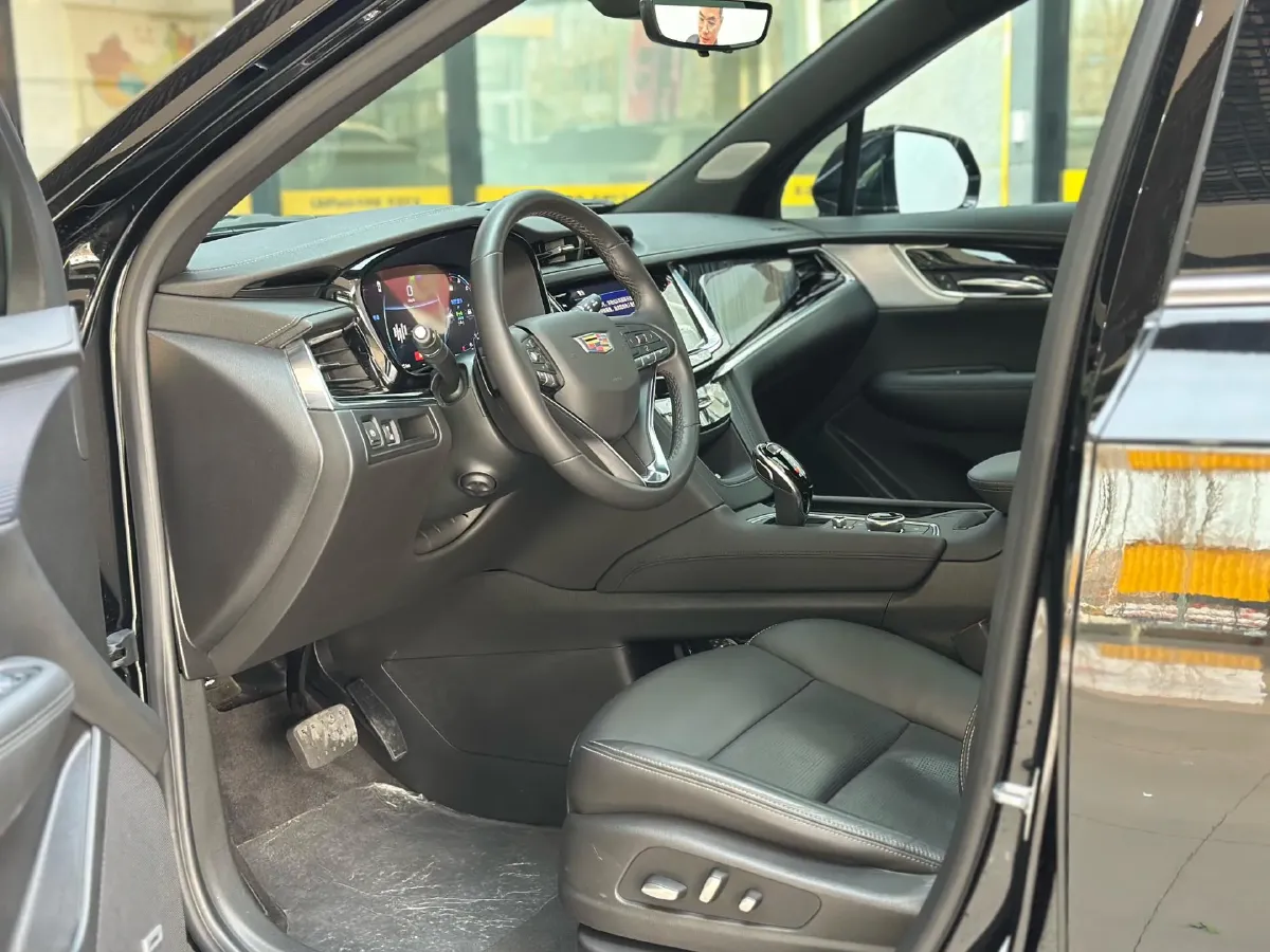 2025 Cadillac XT6 2.0T 237HP L4 9AT,autocango,china used car exporter,china ev exporter,chinese used car exporter,chinese used ev exporter