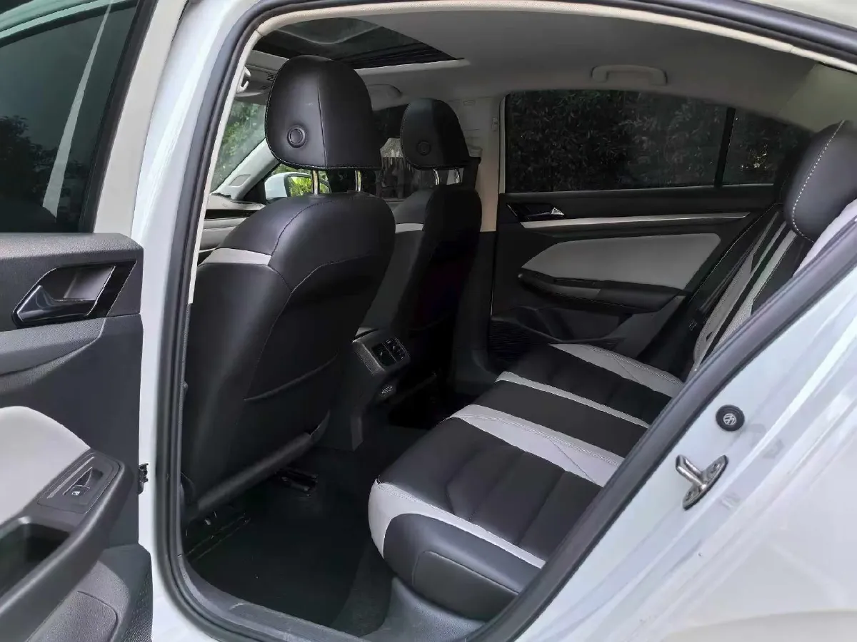 2024 Volkswagen Bora 1.4T 150HP L4 7DCT,autocango,china used car exporter,china ev exporter,chinese used car exporter,chinese used ev exporter
