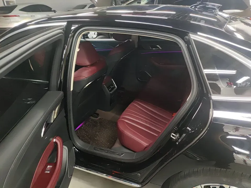 2023 HongQi H5 2.0T 224HP L4 8AT,autocango,china used car exporter,china ev exporter,chinese used car exporter,chinese used ev exporter