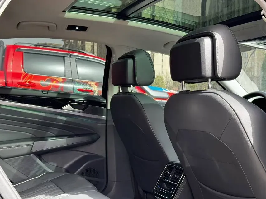 2022 Xpeng P7 BEV 60.2KWH,autocango,china used car exporter,china ev exporter,chinese used car exporter,chinese used ev exporter