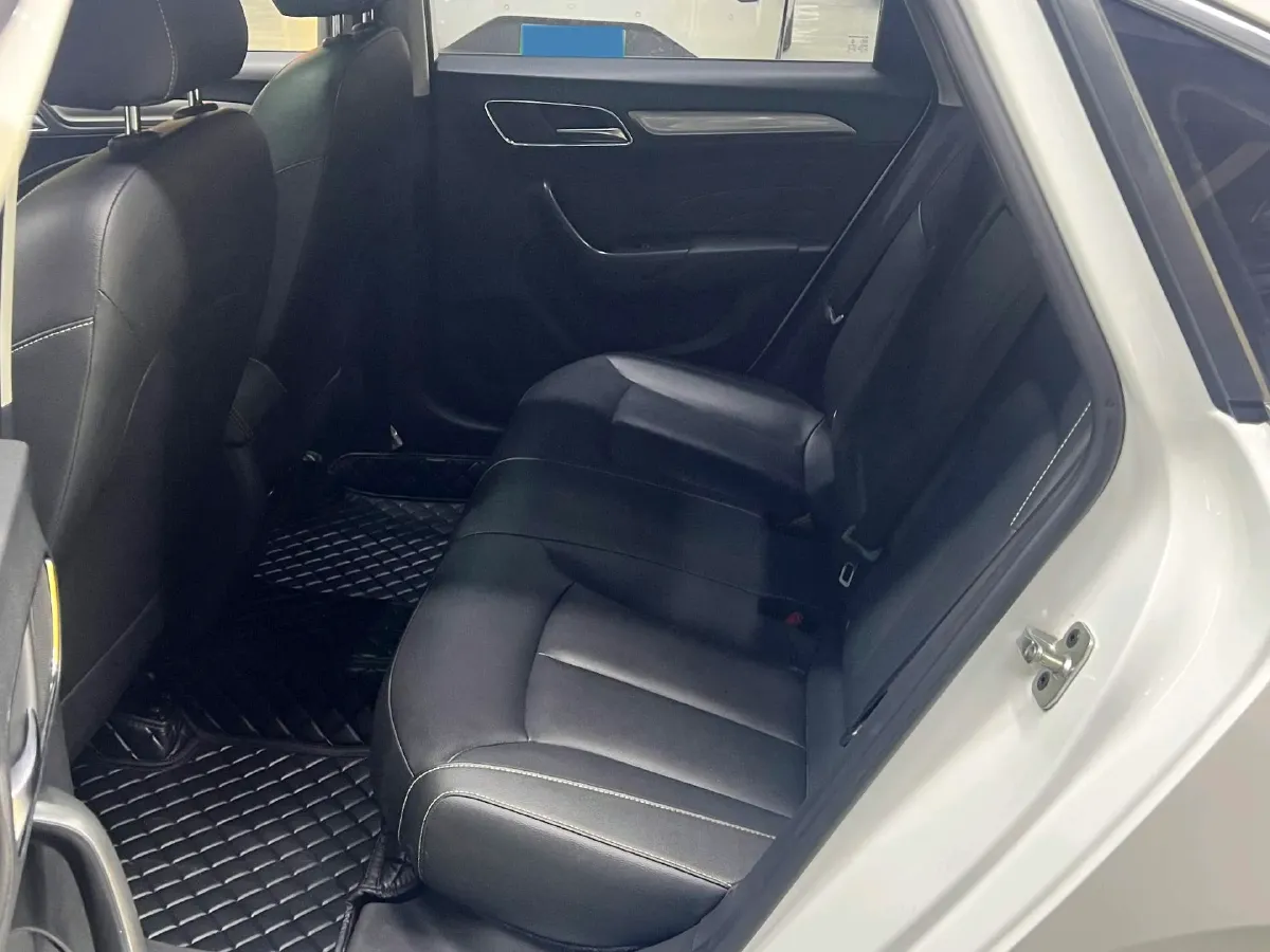 2020 Roewe i6 1.6L 125HP L4 CVT,autocango,china used car exporter,china ev exporter,chinese used car exporter,chinese used ev exporter