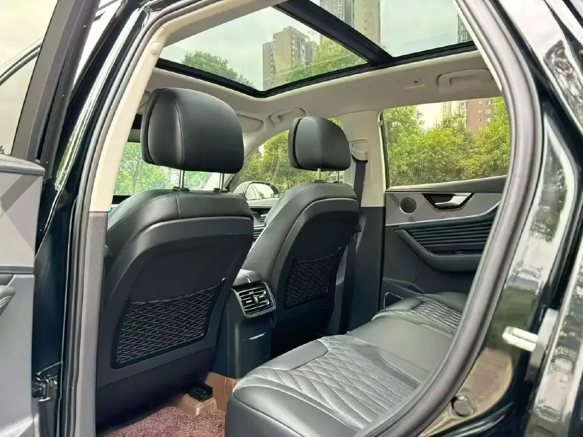 2023 HongQi HS5 2.0T 252HP L4 8AT,autocango,china used car exporter,china ev exporter,chinese used car exporter,chinese used ev exporter