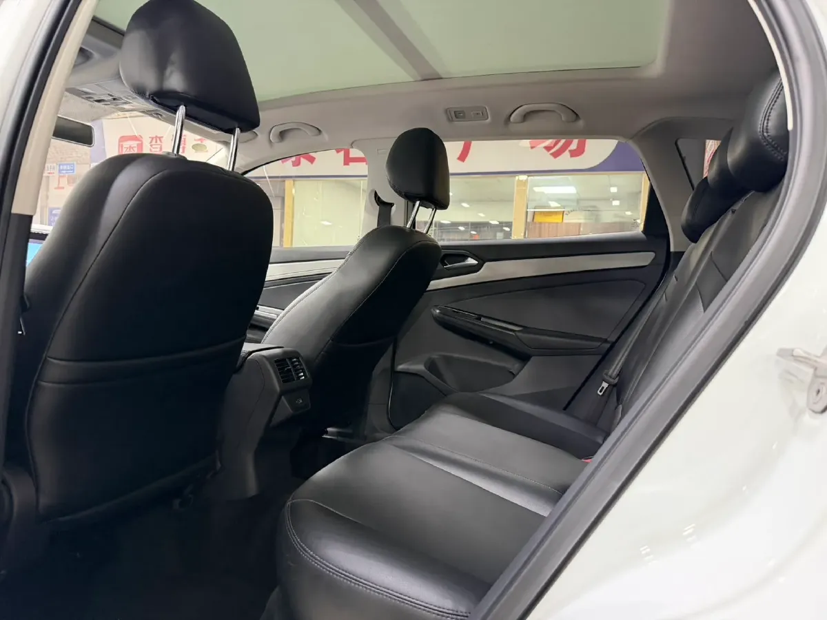 2023 Jetta VS7 1.4T 150HP L4 6AT,autocango,china used car exporter,china ev exporter,chinese used car exporter,chinese used ev exporter