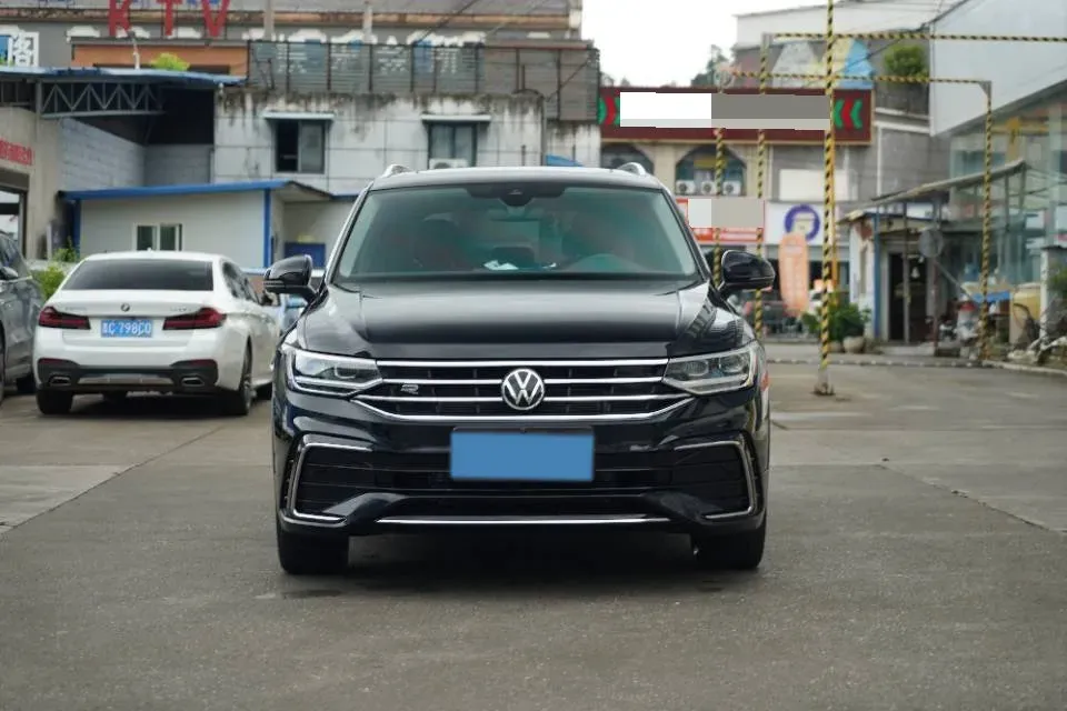 2024 Volkswagen Tiguan L 2.0T 186HP L4 7DCT,autocango,china used car exporter,china ev exporter,chinese used car exporter,chinese used ev exporter