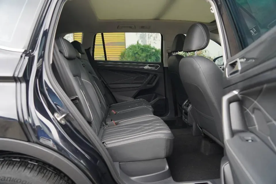 2024 Volkswagen Tiguan L 2.0T 186HP L4 7DCT,autocango,china used car exporter,china ev exporter,chinese used car exporter,chinese used ev exporter