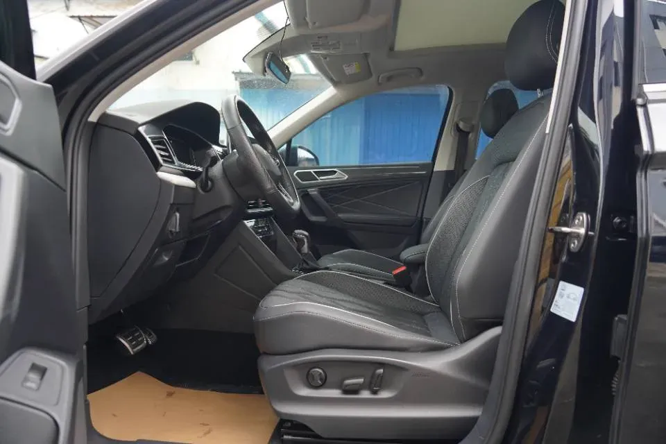 2024 Volkswagen Tiguan L 2.0T 186HP L4 7DCT,autocango,china used car exporter,china ev exporter,chinese used car exporter,chinese used ev exporter