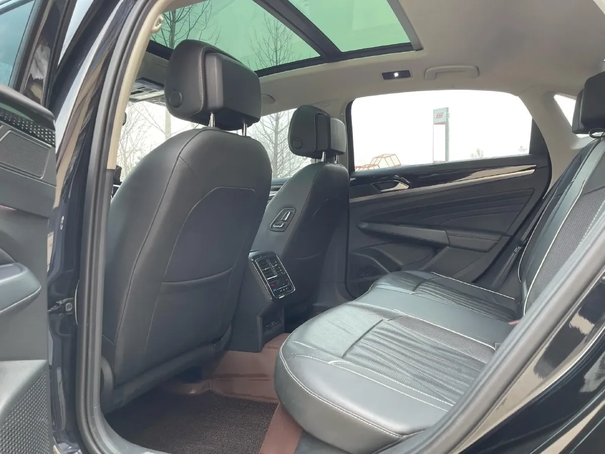 2023 Volkswagen Passat 2.0T 186HP L4 7DCT,autocango,china used car exporter,china ev exporter,chinese used car exporter,chinese used ev exporter