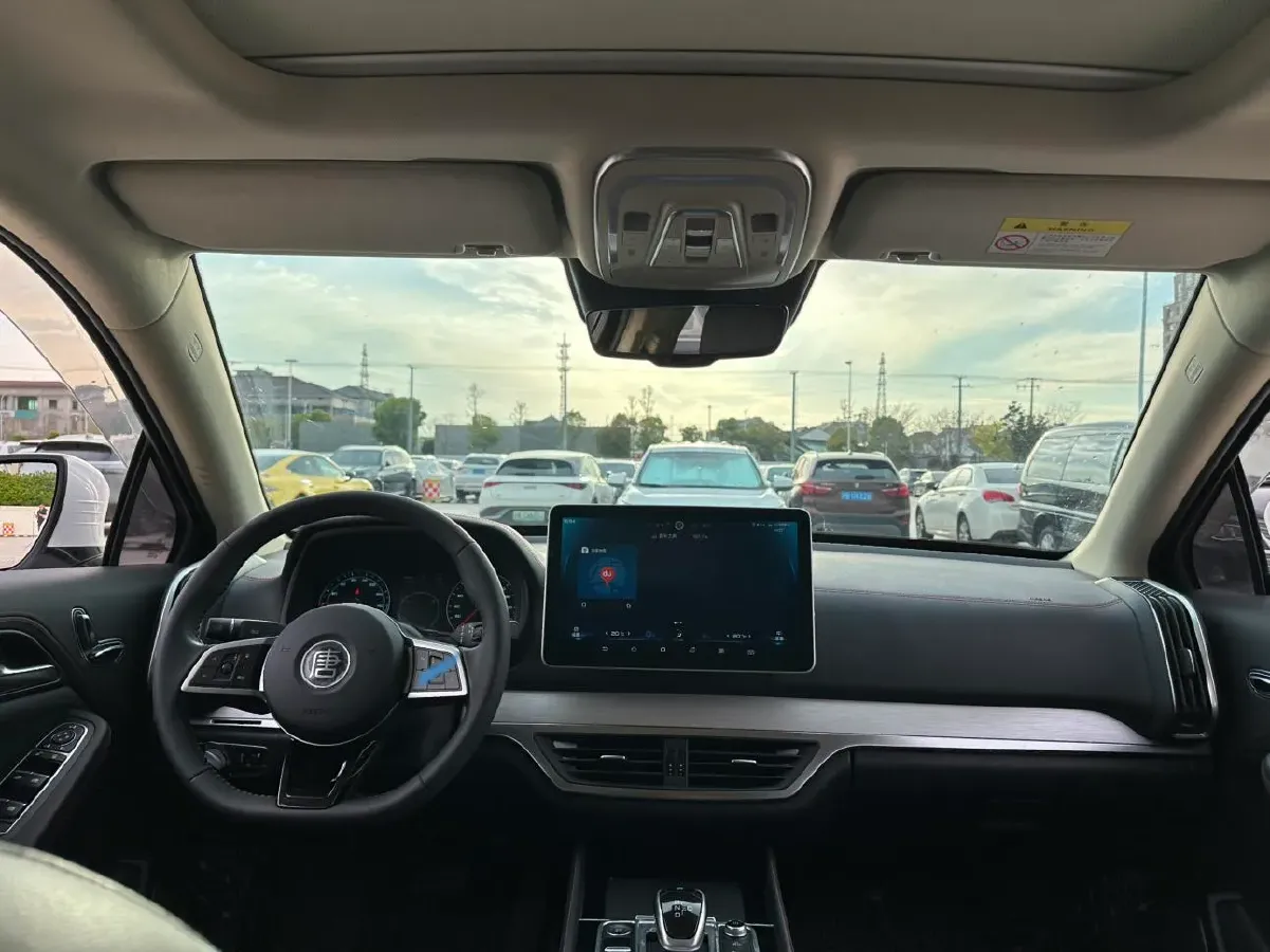 2020 DS 7 1.6T 180HP L4 8AT,autocango,china used car exporter,china ev exporter,chinese used car exporter,chinese used ev exporter