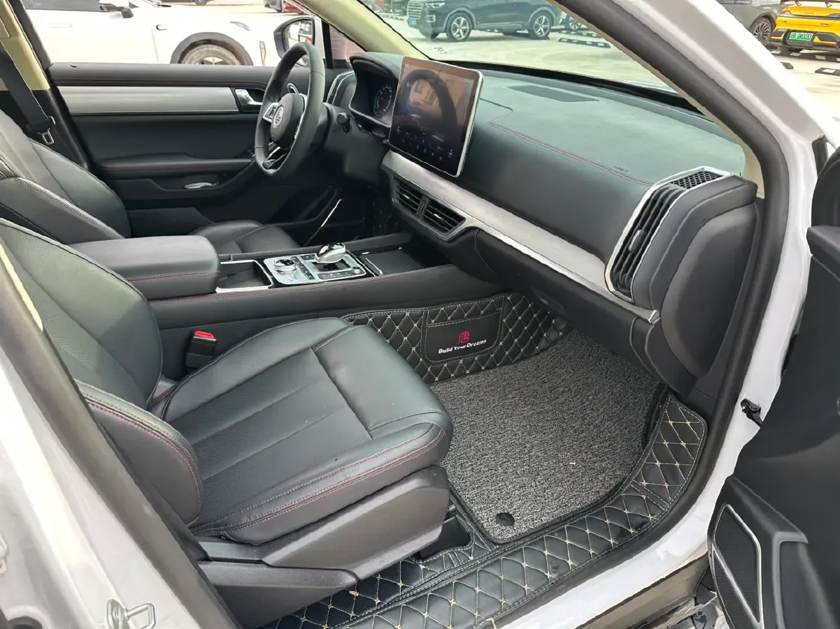 2020 DS 7 1.6T 180HP L4 8AT,autocango,china used car exporter,china ev exporter,chinese used car exporter,chinese used ev exporter