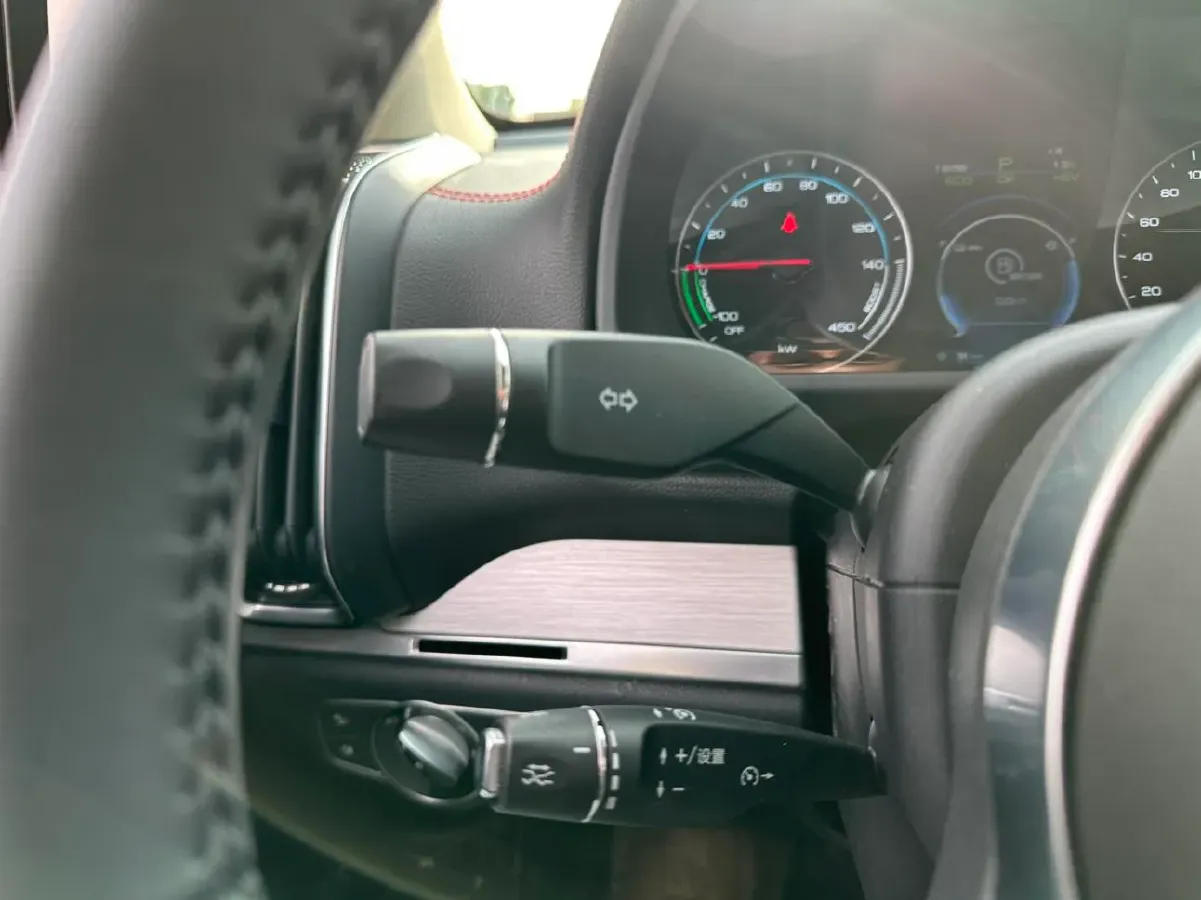 2020 DS 7 1.6T 180HP L4 8AT,autocango,china used car exporter,china ev exporter,chinese used car exporter,chinese used ev exporter