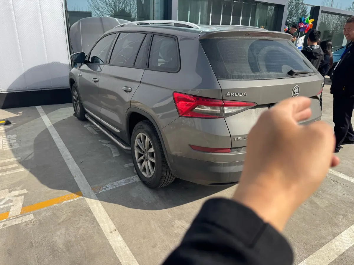 2018 Skoda Kodiak 1.8T 180HP L4 7DCT,autocango,china used car exporter,china ev exporter,chinese used car exporter,chinese used ev exporter