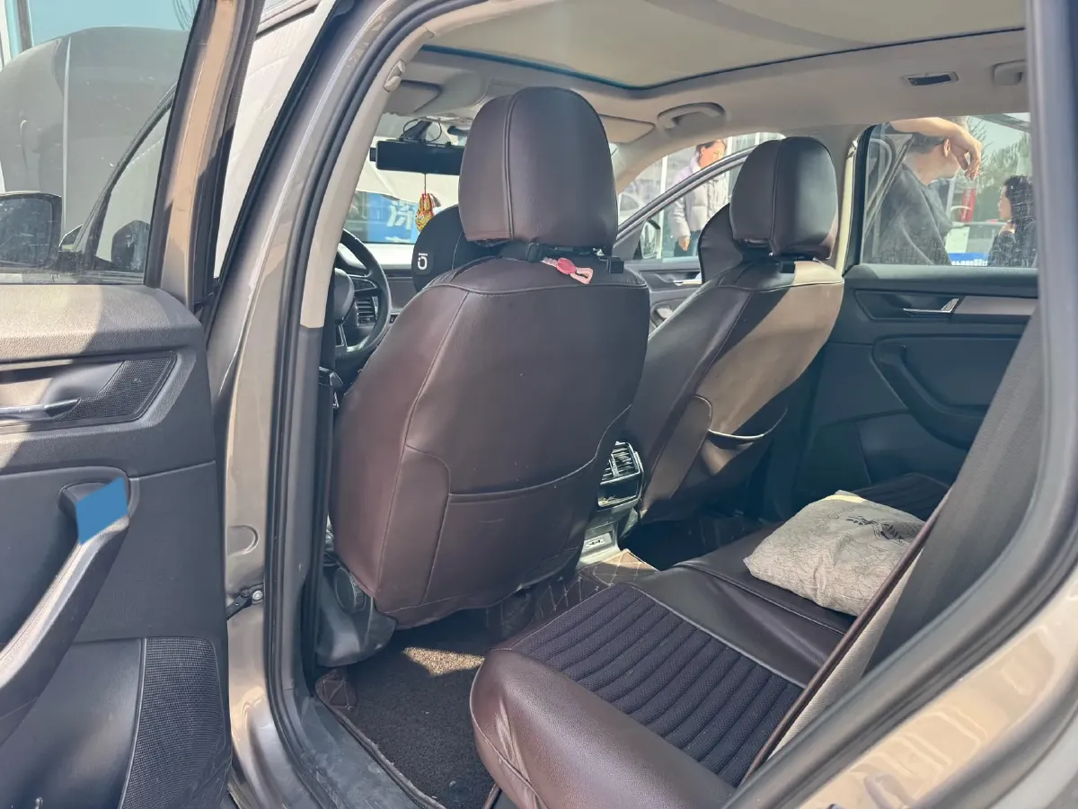 2018 Skoda Kodiak 1.8T 180HP L4 7DCT,autocango,china used car exporter,china ev exporter,chinese used car exporter,chinese used ev exporter