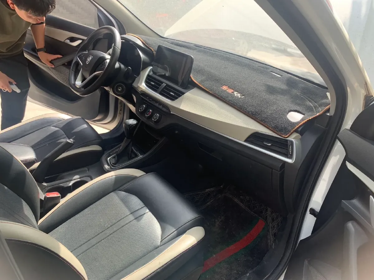 2019 BaoJun 360 1.5L 105HP L4 CVT,autocango,china used car exporter,china ev exporter,chinese used car exporter,chinese used ev exporter