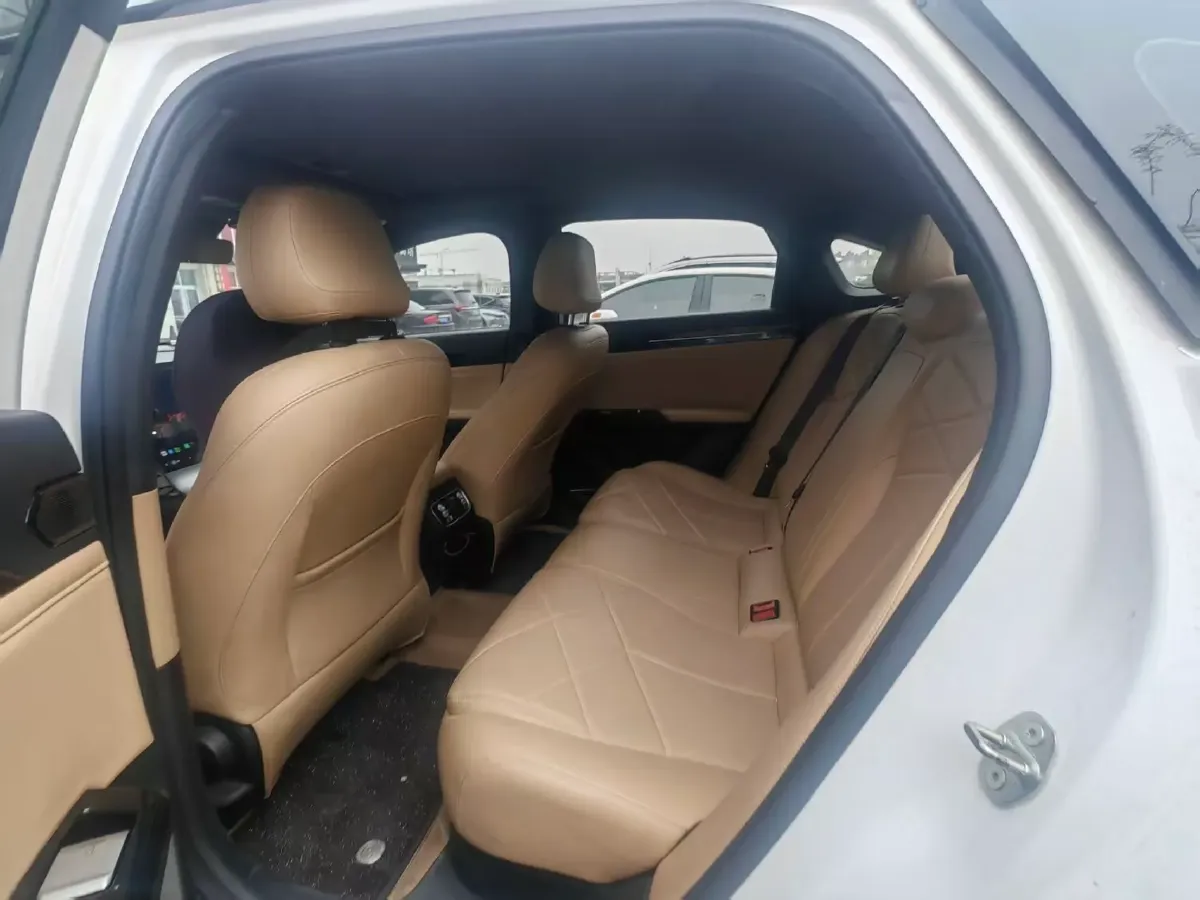 2023 Geely Galaxy L6 1.5T 163HP L4 3DHT PHEV,autocango,china used car exporter,china ev exporter,chinese used car exporter,chinese used ev exporter