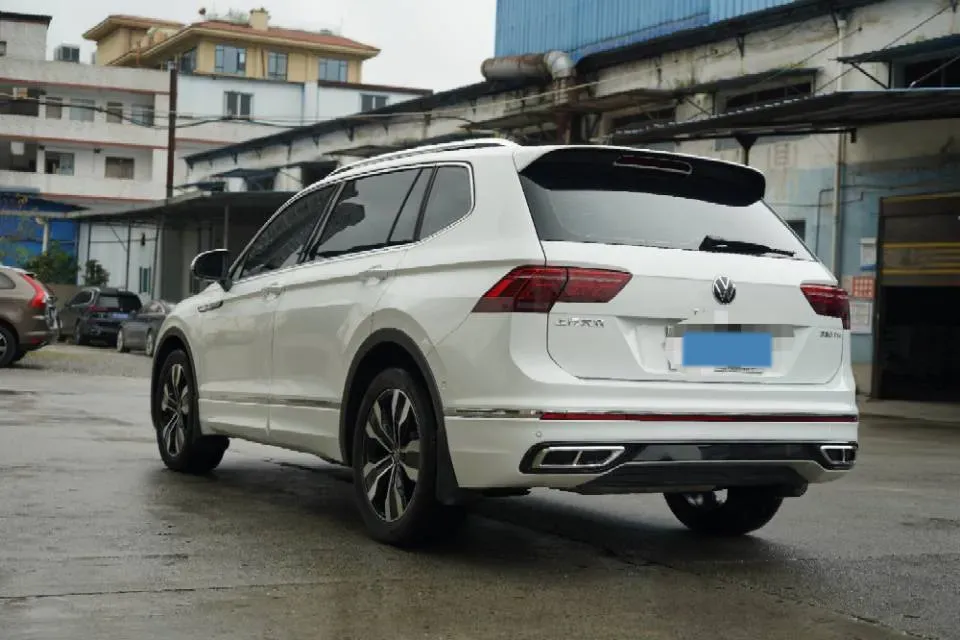 2024 Volkswagen Tiguan L 2.0T 186HP L4 7DCT,autocango,china used car exporter,china ev exporter,chinese used car exporter,chinese used ev exporter