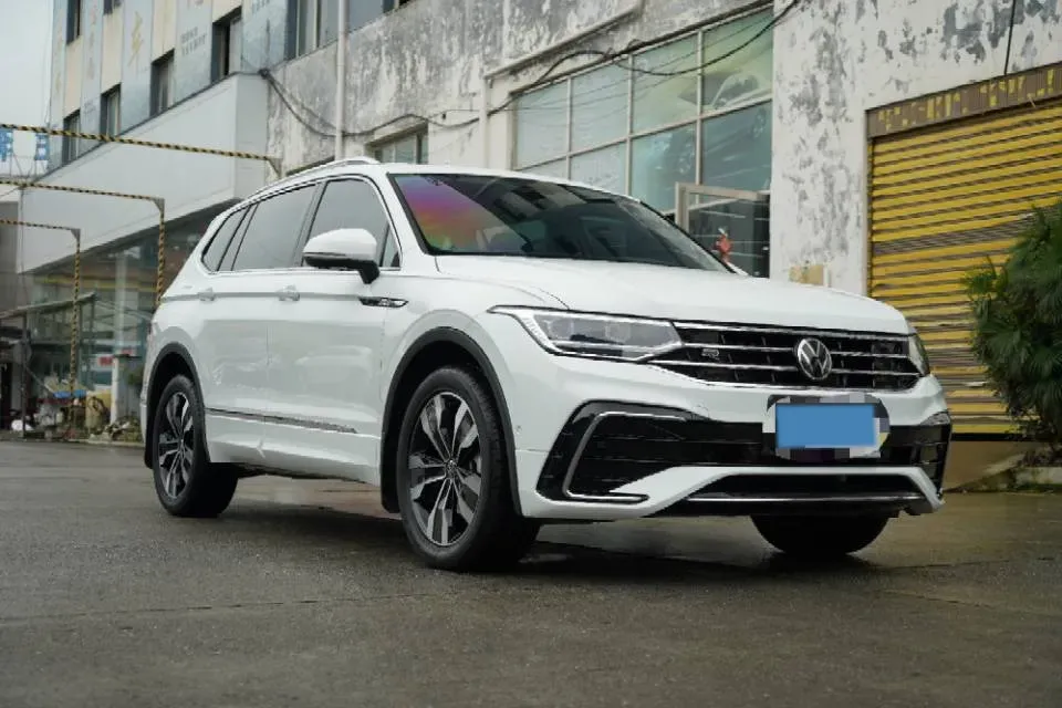 2024 Volkswagen Tiguan L 2.0T 186HP L4 7DCT,autocango,china used car exporter,china ev exporter,chinese used car exporter,chinese used ev exporter