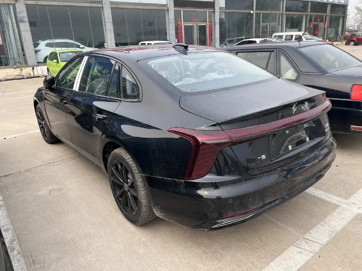 2025 HongQi H5 2.0T 224HP L4 8AT,autocango,china used car exporter,china ev exporter,chinese used car exporter,chinese used ev exporter