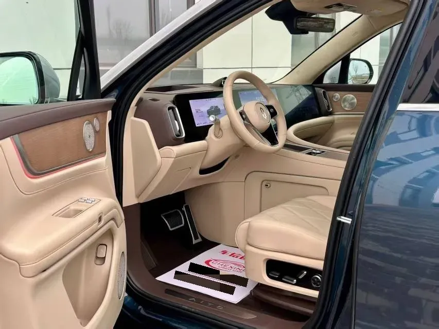 2025 AITO AITO M9 REEV 160HP REEV 52KWH,autocango,china used car exporter,china ev exporter,chinese used car exporter,chinese used ev exporter