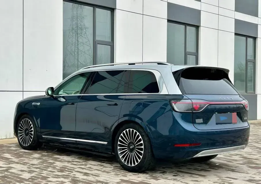 2025 AITO AITO M9 REEV 160HP REEV 52KWH,autocango,china used car exporter,china ev exporter,chinese used car exporter,chinese used ev exporter