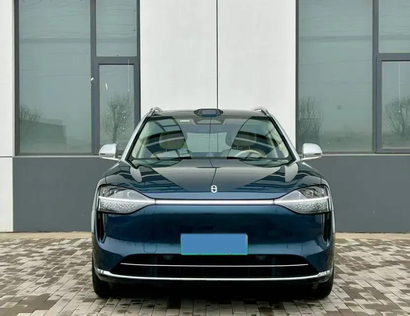 2025 AITO AITO M9 REEV 160HP REEV 52KWH,autocango,china used car exporter,china ev exporter,chinese used car exporter,chinese used ev exporter