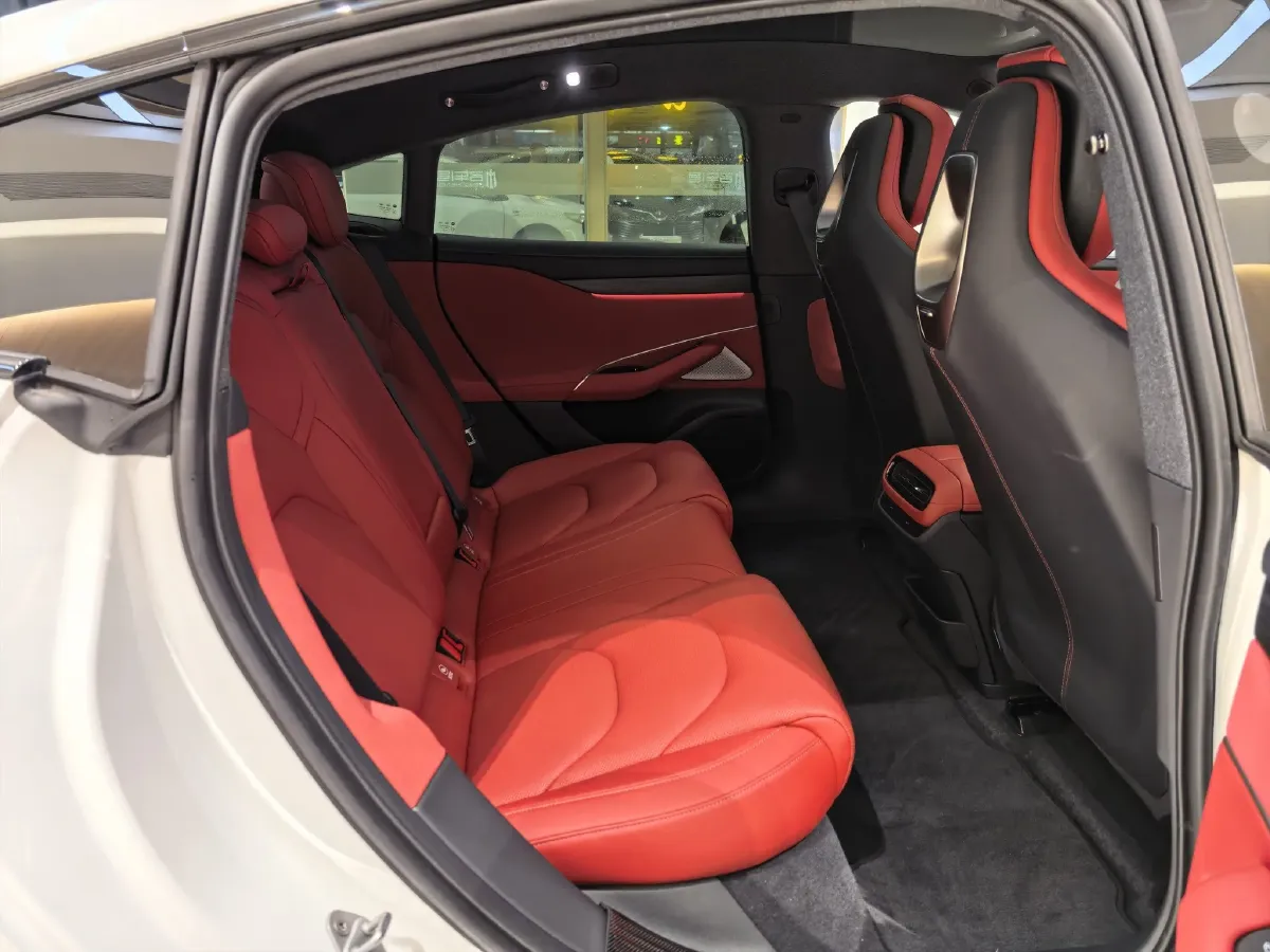 2024 MI SU7 BEV 94.3KWH,autocango,china used car exporter,china ev exporter,chinese used car exporter,chinese used ev exporter