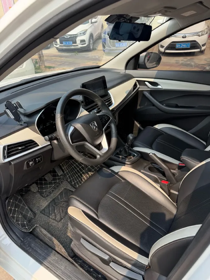 2019 BaoJun 360 1.5L 105HP L4 6MT,autocango,china used car exporter,china ev exporter,chinese used car exporter,chinese used ev exporter