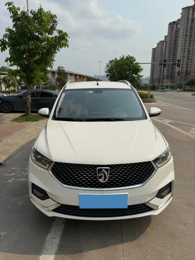 2019 BaoJun 360 1.5L 105HP L4 6MT,autocango,china used car exporter,china ev exporter,chinese used car exporter,chinese used ev exporter