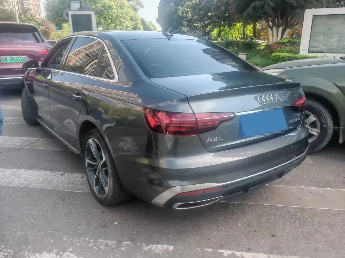 2022 Audi A4L 2.0T 190HP L4 7DCT,autocango,china used car exporter,china ev exporter,chinese used car exporter,chinese used ev exporter