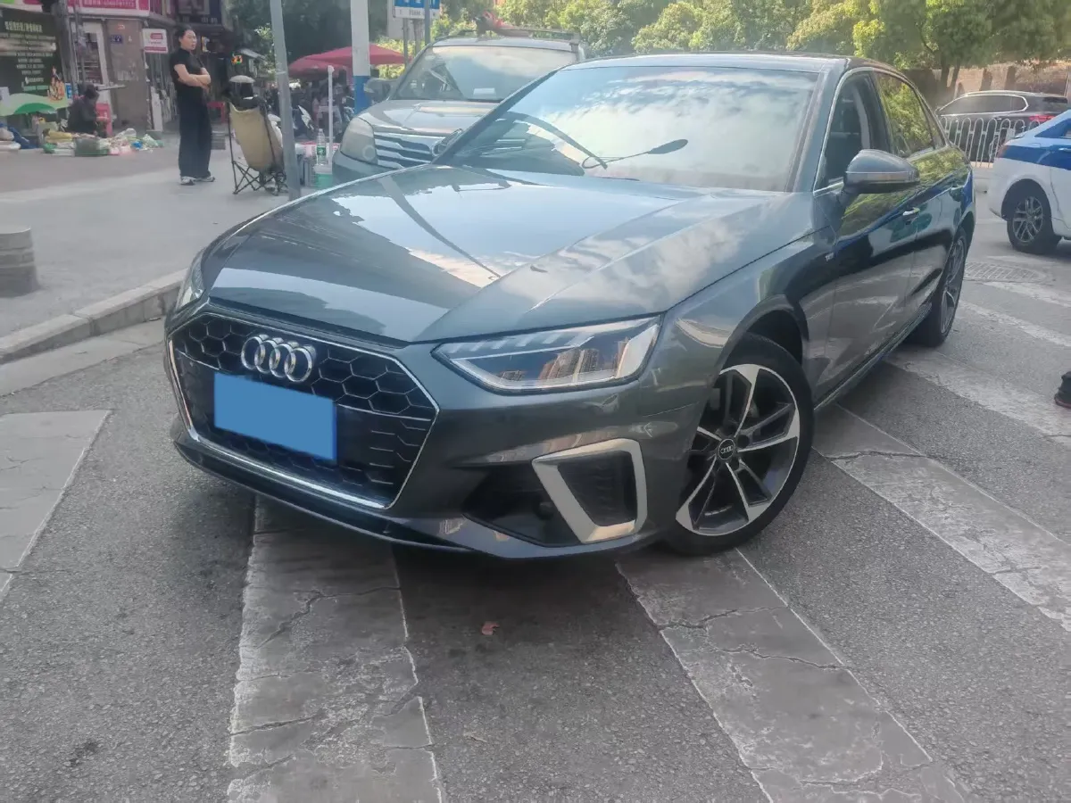 2022 Audi A4L 2.0T 190HP L4 7DCT,autocango,china used car exporter,china ev exporter,chinese used car exporter,chinese used ev exporter