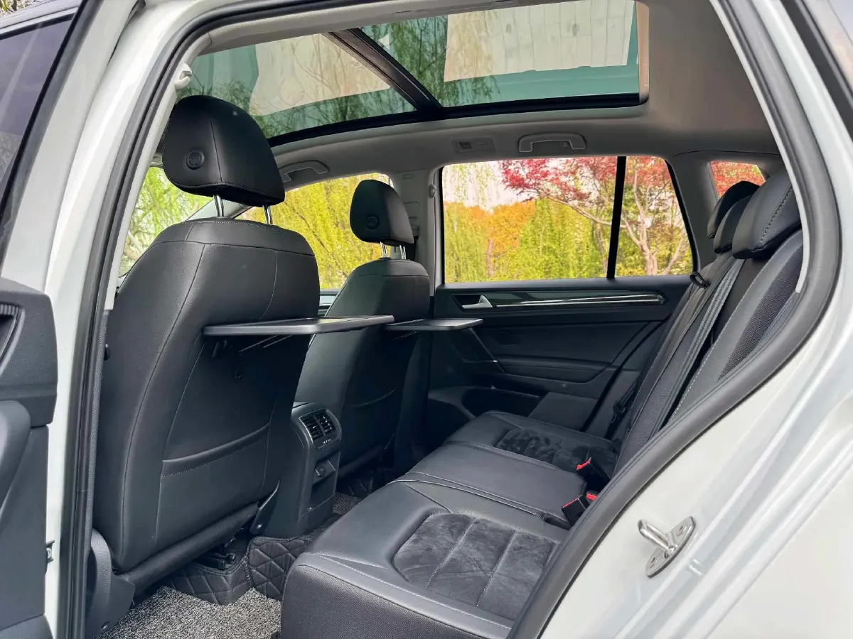 2016 Volkswagen Golf Sportsvan 1.4T 150HP L4 7DCT,autocango,china used car exporter,china ev exporter,chinese used car exporter,chinese used ev exporter