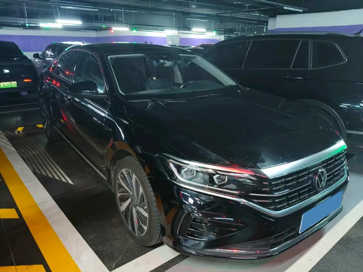 2021 Volkswagen Passat 2.0T 186HP L4 7DCT,autocango,china used car exporter,china ev exporter,chinese used car exporter,chinese used ev exporter