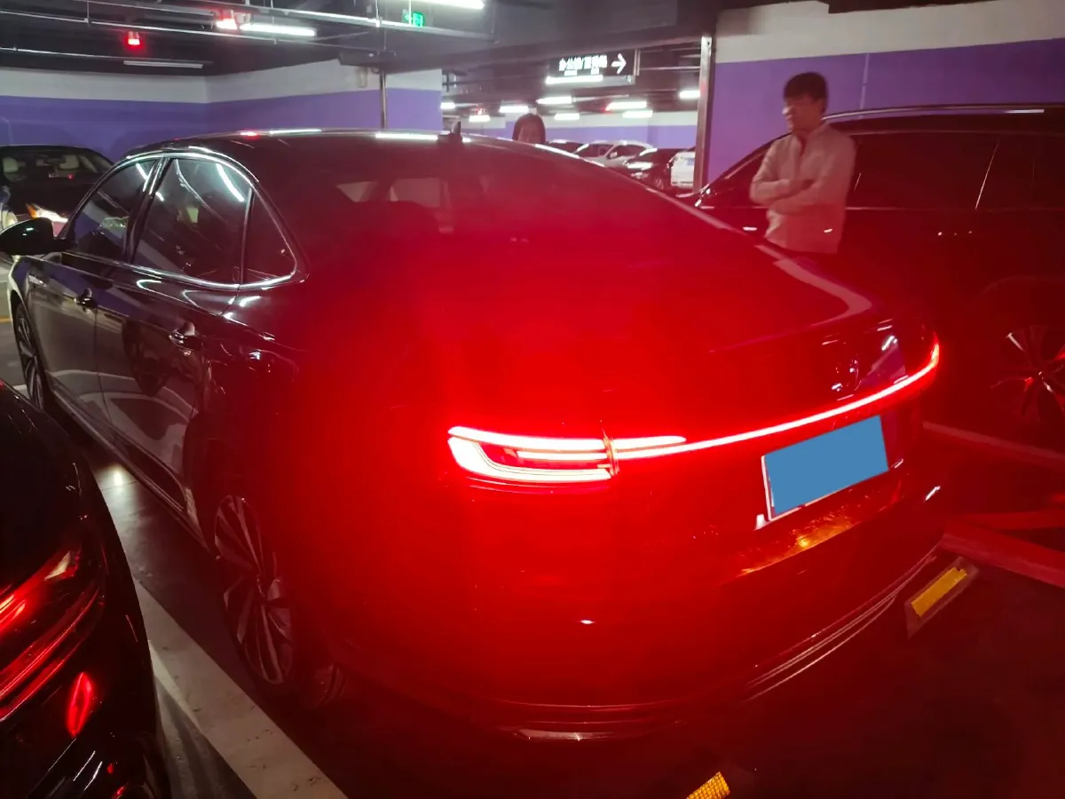 2021 Volkswagen Passat 2.0T 186HP L4 7DCT,autocango,china used car exporter,china ev exporter,chinese used car exporter,chinese used ev exporter