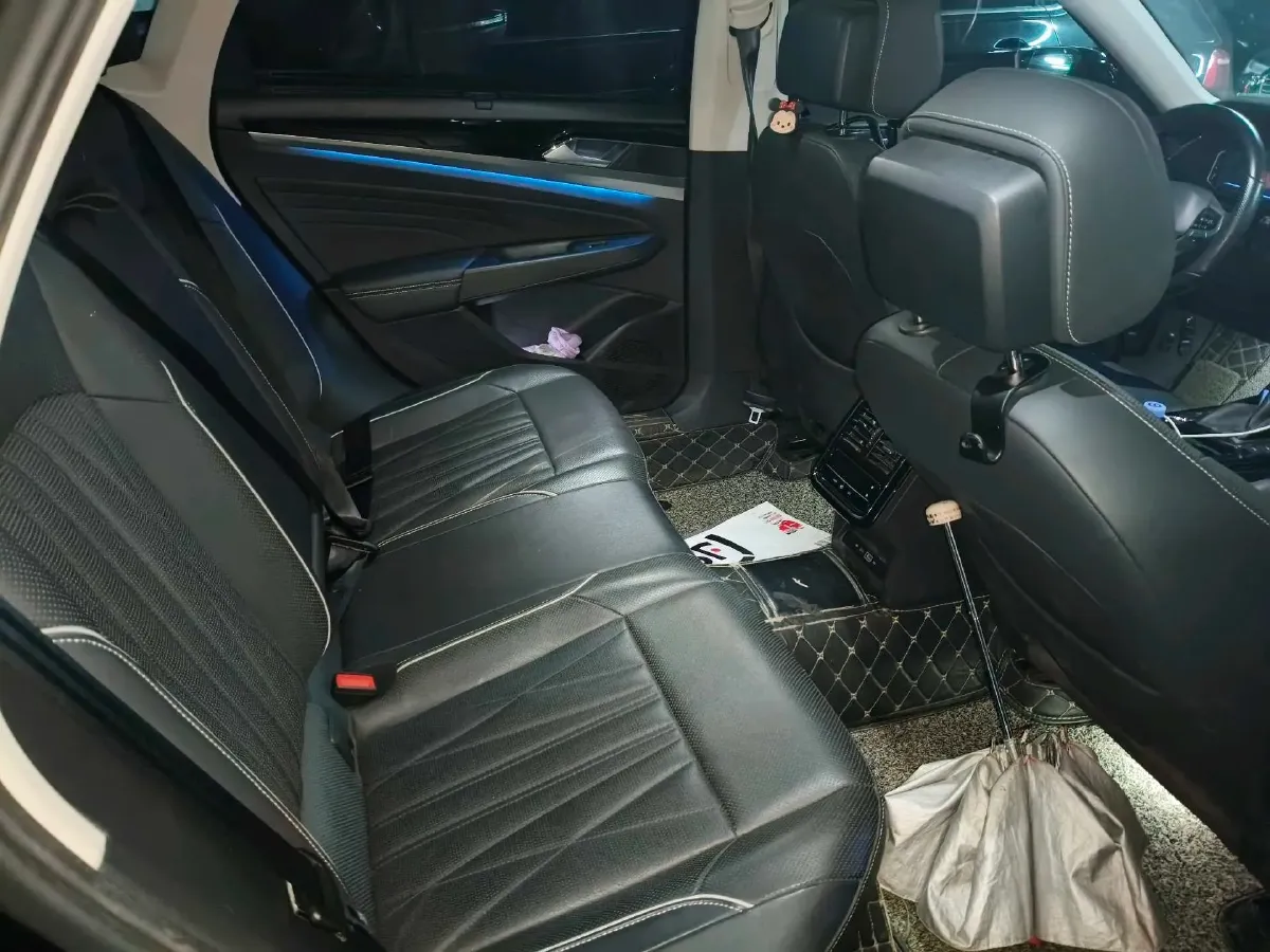 2021 Volkswagen Passat 2.0T 186HP L4 7DCT,autocango,china used car exporter,china ev exporter,chinese used car exporter,chinese used ev exporter