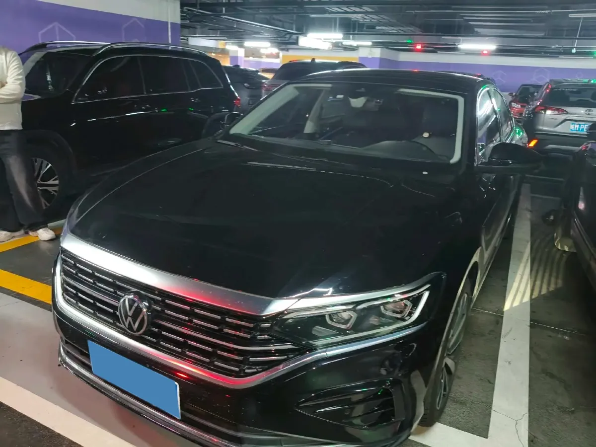 2021 Volkswagen Passat 2.0T 186HP L4 7DCT,autocango,china used car exporter,china ev exporter,chinese used car exporter,chinese used ev exporter