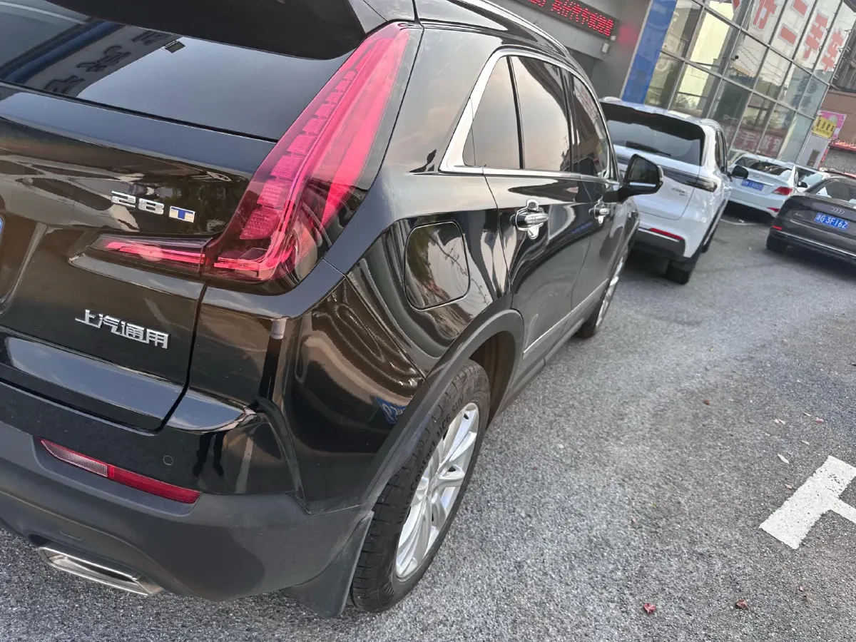 2022 Cadillac XT4 2.0T 237HP L4 9AT,autocango,china used car exporter,china ev exporter,chinese used car exporter,chinese used ev exporter