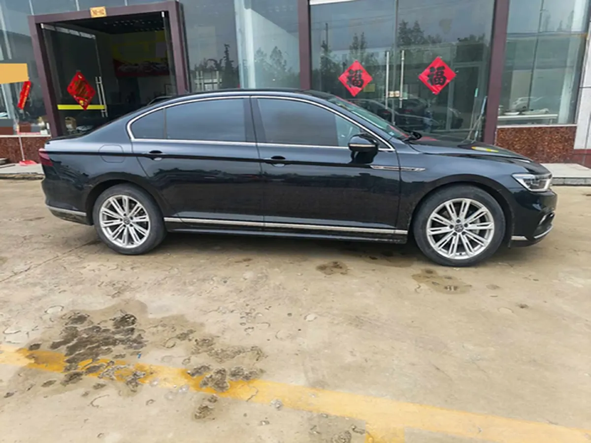 2023 Volkswagen Magotan 2.0T 186HP L4 7DCT,autocango,china used car exporter,china ev exporter,chinese used car exporter,chinese used ev exporter