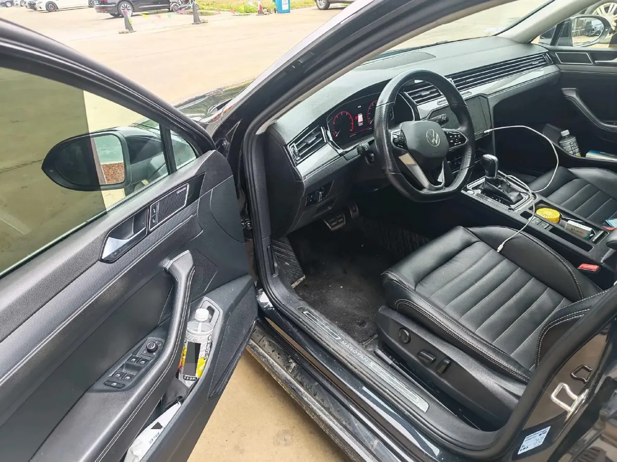 2023 Volkswagen Magotan 2.0T 186HP L4 7DCT,autocango,china used car exporter,china ev exporter,chinese used car exporter,chinese used ev exporter