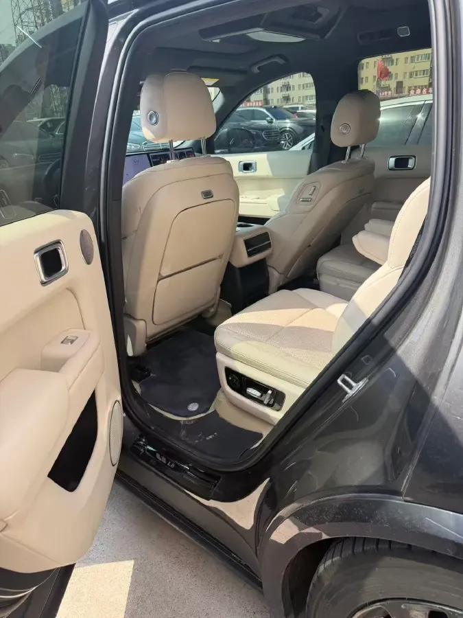 2023 Li L8 Range Extended 154HP REEV 40.9KWH,autocango,china used car exporter,china ev exporter,chinese used car exporter,chinese used ev exporter