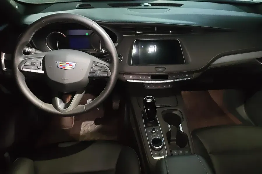 2022 Cadillac XT4 2.0T 237HP L4 9AT,autocango,china used car exporter,china ev exporter,chinese used car exporter,chinese used ev exporter