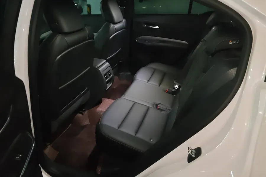 2022 Cadillac XT4 2.0T 237HP L4 9AT,autocango,china used car exporter,china ev exporter,chinese used car exporter,chinese used ev exporter