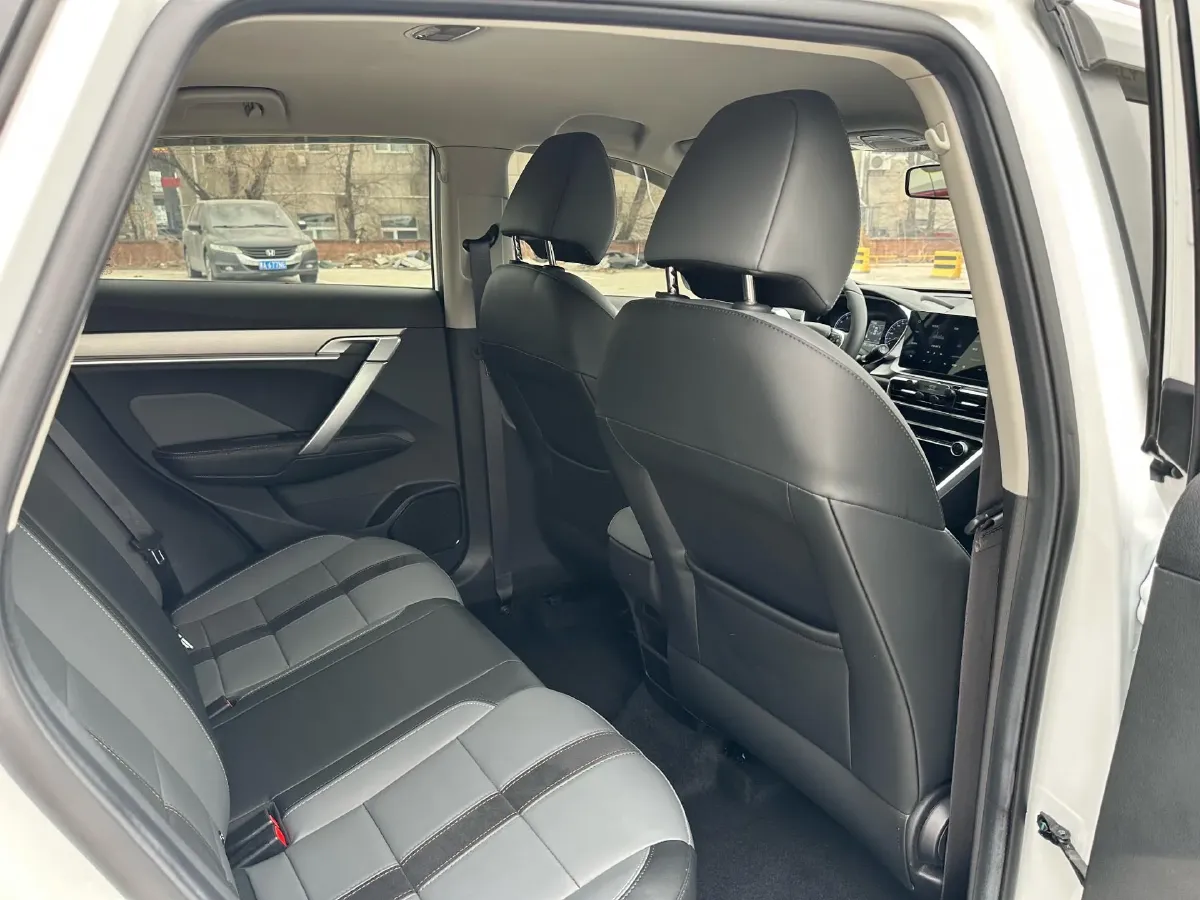 2023 Geely Coolray 1.4T 141HP L4 6MT,autocango,china used car exporter,china ev exporter,chinese used car exporter,chinese used ev exporter